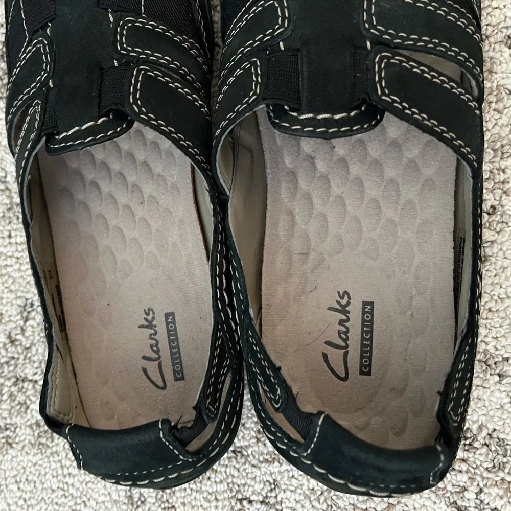 Clark’s Ladies Navy Shoes - Picture 3 of 6